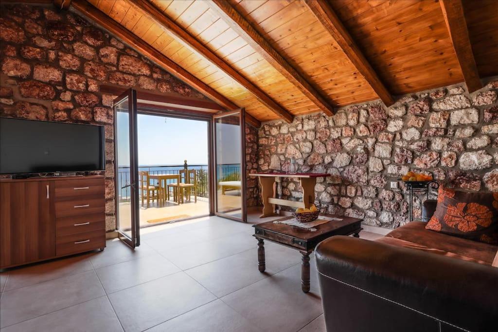 Petronas Land House 2 Villa Archangelos  Dış mekan fotoğraf