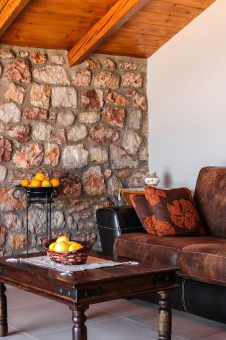 Petronas Land House 2 Villa Archangelos  Dış mekan fotoğraf