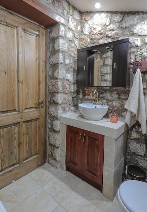 Petronas Land House 2 Villa Archangelos  Dış mekan fotoğraf