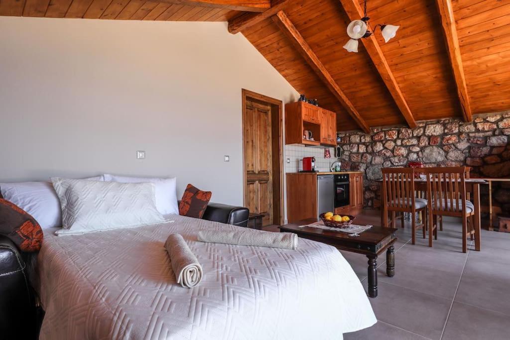 Petronas Land House 2 Villa Archangelos  Dış mekan fotoğraf
